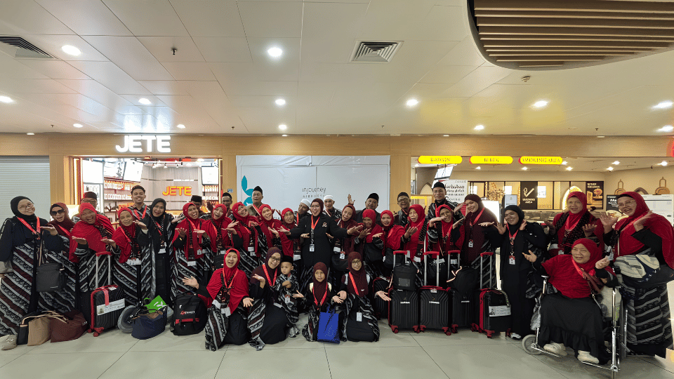 Dok. Seluruh jamaah keberangkatan 03092026 di Bandara Internasional Djuanda, Surabaya.png