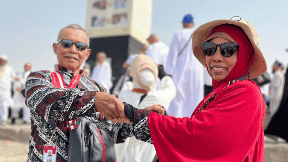 Dok. Jamaah berada di Padang Arafah (1).png