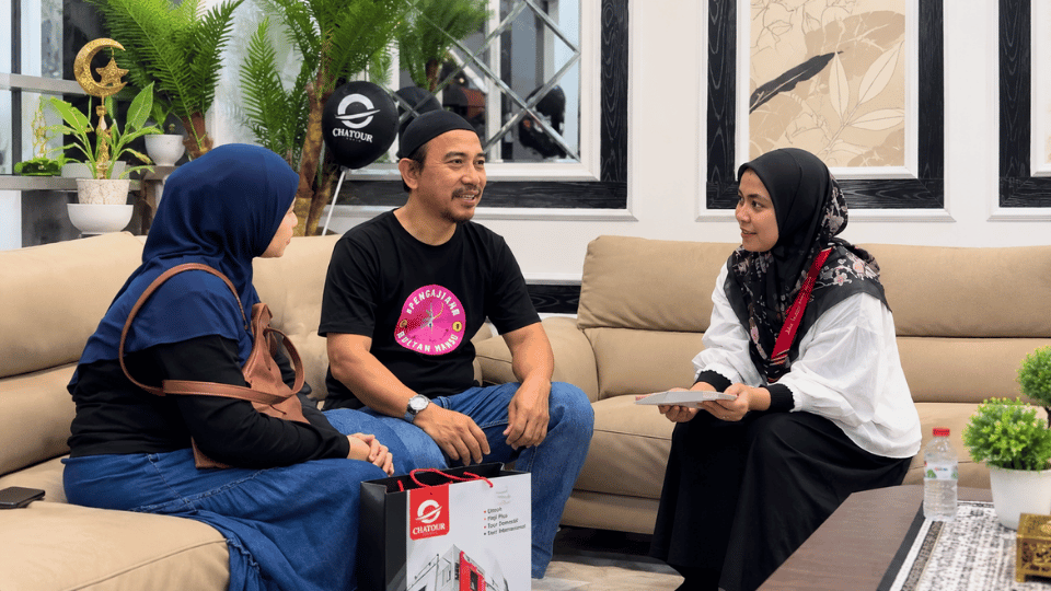 Dokumentasi Jamaah Mendaftar Umroh langsung ke Kantor Pusat Chatour Travel.png