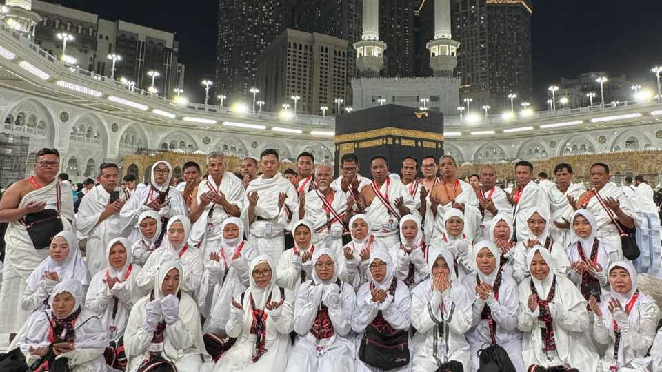 Mengantar Jamaah Umrah, Menyentuh Langit Harapan