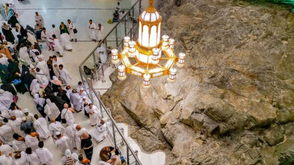 Chatour Travel Siap Jawab Standar Layanan Umrah Saudi: Digitalisasi Terintegrasi untuk Kenyamanan Jamaah