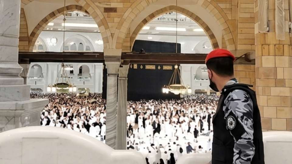 Update Makkah: Area Ka’bah Penuh Total Pukul 01.00 WAS, Ini Persiapan Jamaah Chatour Travel Jelang Shalat Id 1447 H