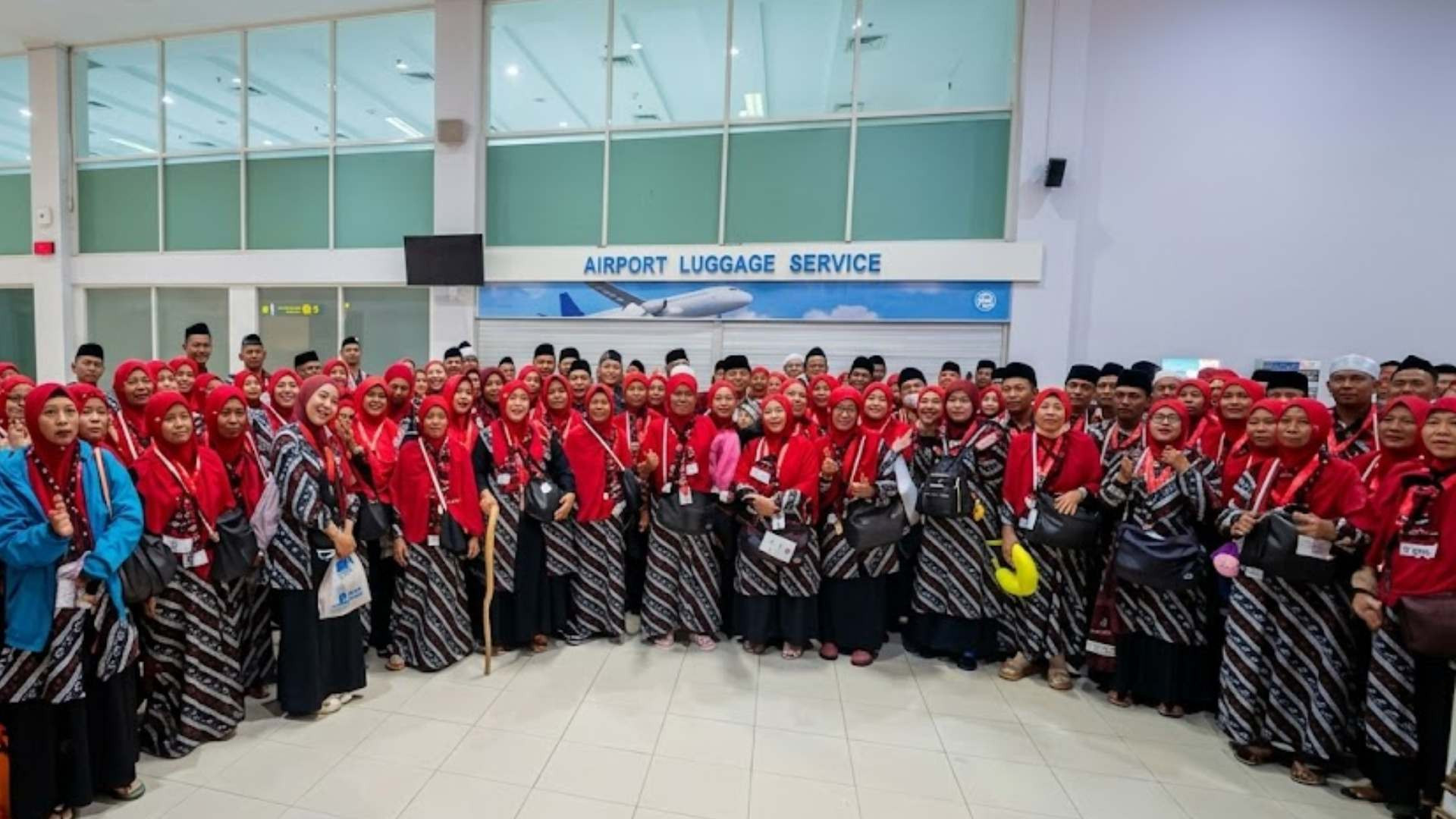 Umrah Terbaik Jawa Timur: Chatour Travel Terbangkan 184 Jamaah ke Tanah Suci Garuda Indonesia Solo Landing Madinah