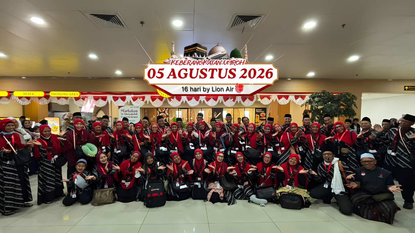 Chatour Travel Lepas Keberangkatan 45 Jamaah Umroh Program 16 Hari di Bandara Juanda