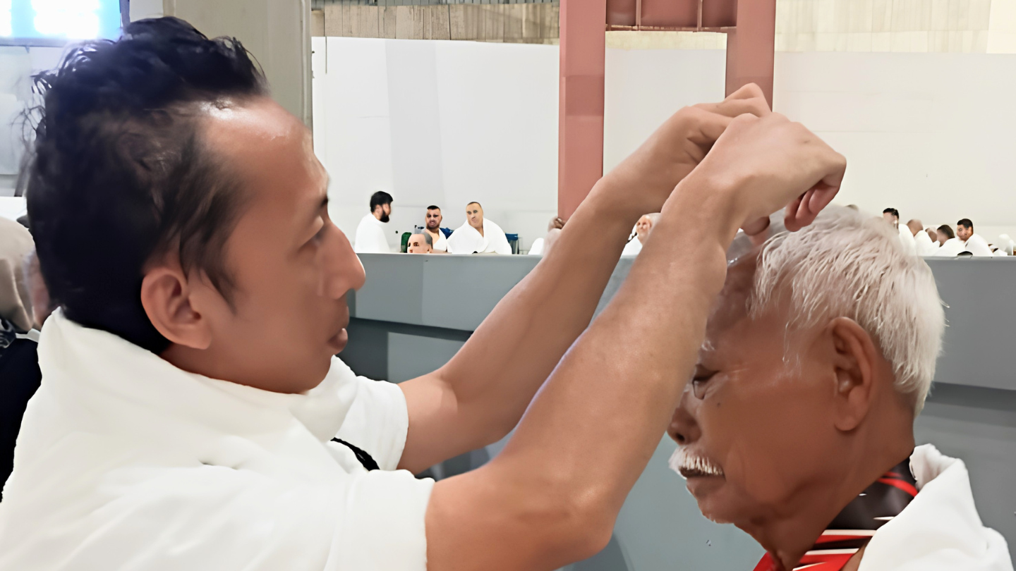Kisah Syauqi Agen Resmi Jombang Menjaga Silaturahmi Lewat Syiar Baitullah